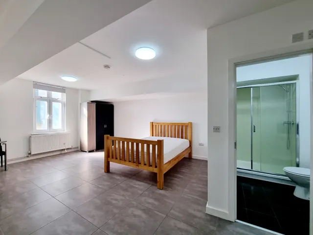 Burnside Road, LG2 Dagenham, RM8, photo 3