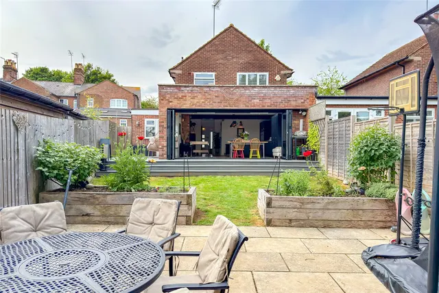 Marford Road, St. Albans, Hertfordshire, AL4 8AY, photo 1