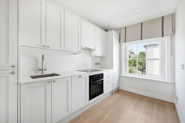 Old Brompton Road, London, SW7 3LE, photo 1