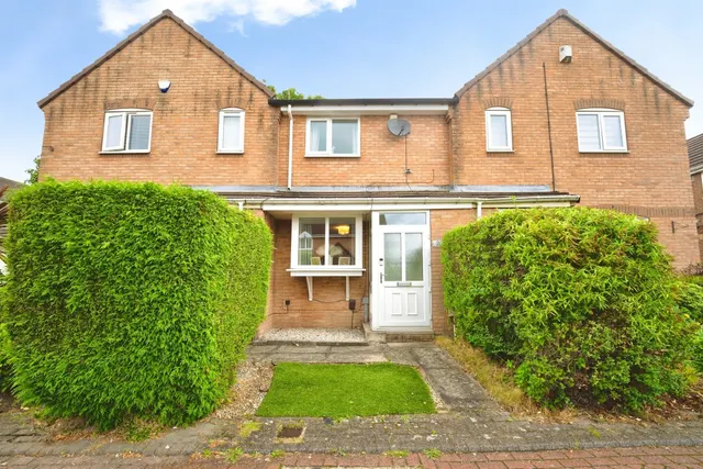 Plover Drive, Batley, WF17, photo 1