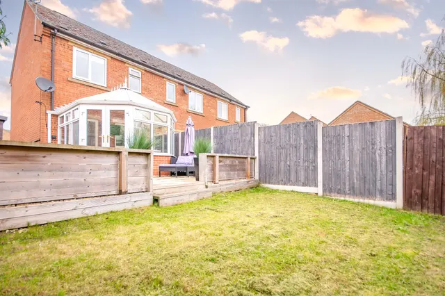 Plough Close, Kettering, NN14, photo 2
