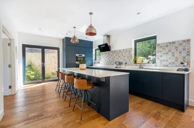Stunning Contemporary Residence, Grafty Green, photo 3