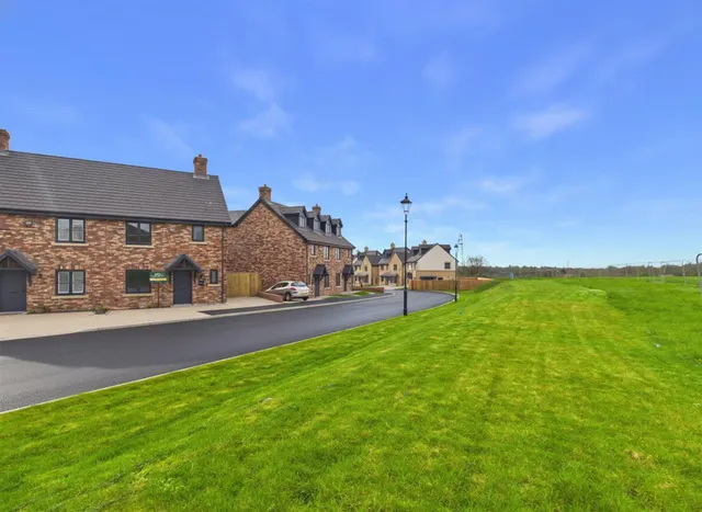 Bluebell Meadows, Woodhouses Village, M35, photo 2