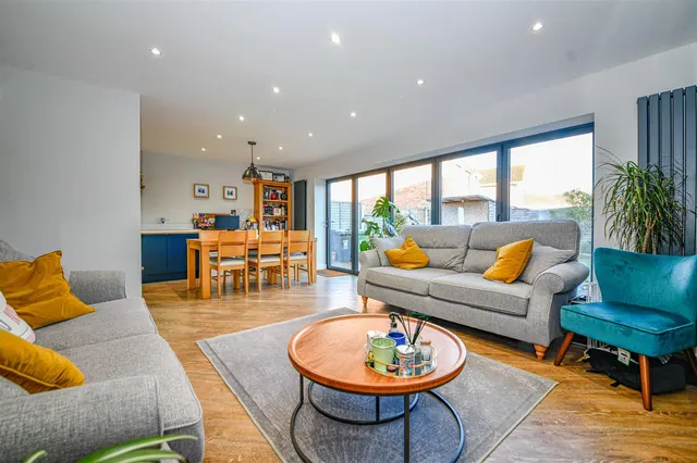 Longfield Road, Fair Oak, SO50, photo 3