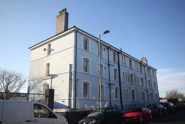 George Place, Stonehouse, photo 1