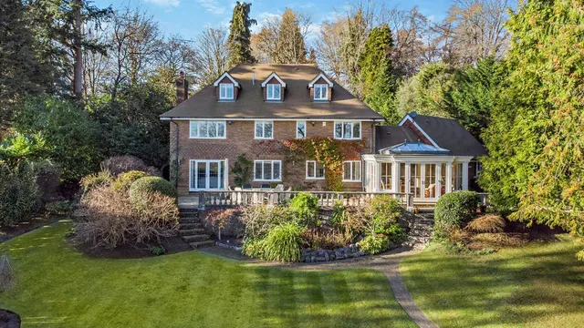 Farnham Lane, Haslemere, Surrey, GU27 1EU, photo 1