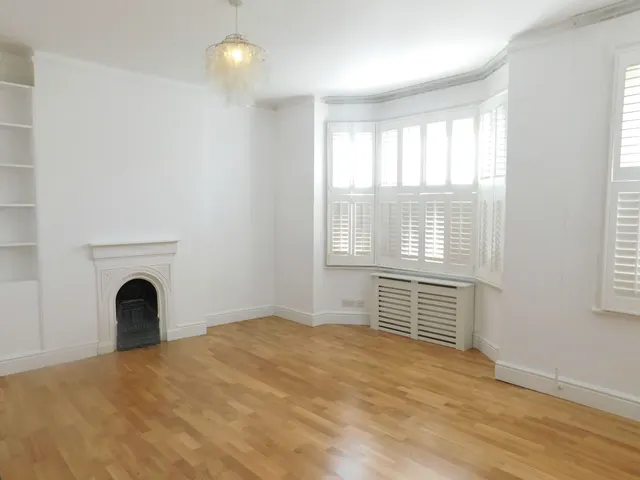 Photo 2 — Grove Avenue, London, W7 3ET