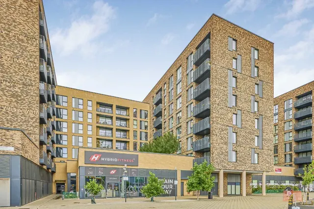 Plough Lane, SW17, photo 3