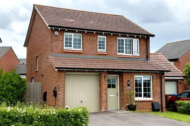 Esthwaite Close, Manchester, photo 1