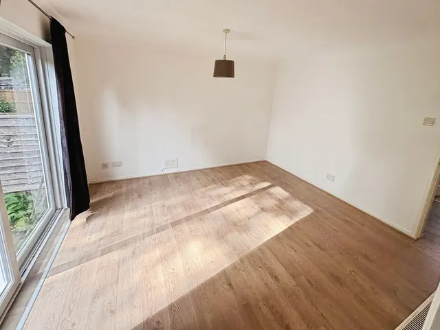 Brunslow Close, Wolverhampton, WV10, photo 3