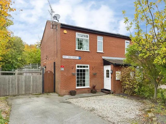 May Tree Croft, Sheffield, S20, photo 1