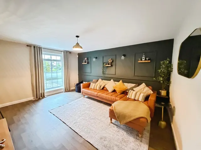 May Tree Croft, Sheffield, S20, photo 2