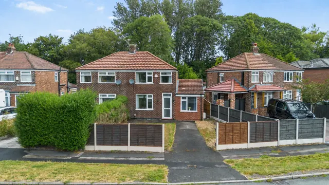 Gig Lane, Woolston, Warrington, Warrington, WA1 4EE, photo 1