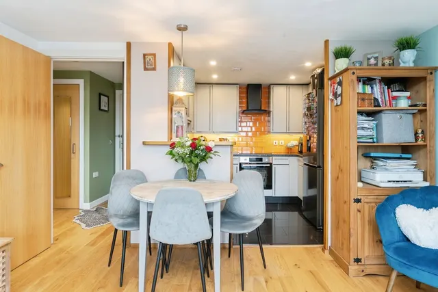 Forest Lane, London, E15, photo 3