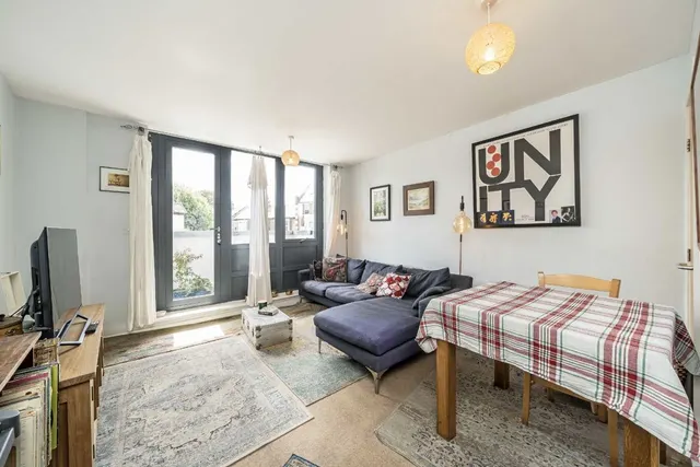 Mitcham Road, SW17, photo 3