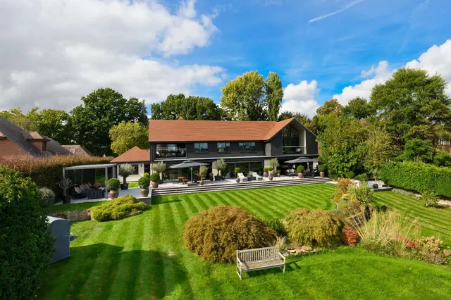 The Avenue, Petersfield, GU31, photo 1