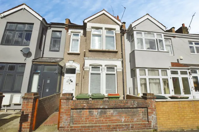 Bushey Road, London, photo 1
