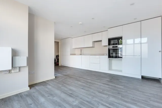 Edna Road, London, SW20, photo 3