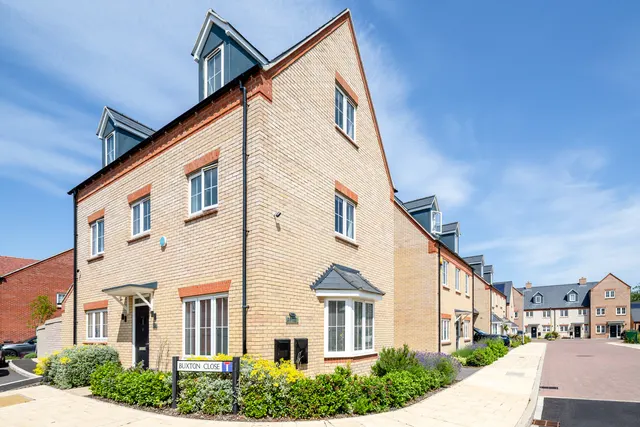 Buxton Close, Bicester, photo 1