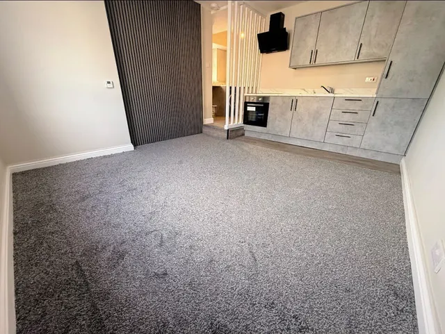 The Combs, Dewsbury, WF12, photo 2