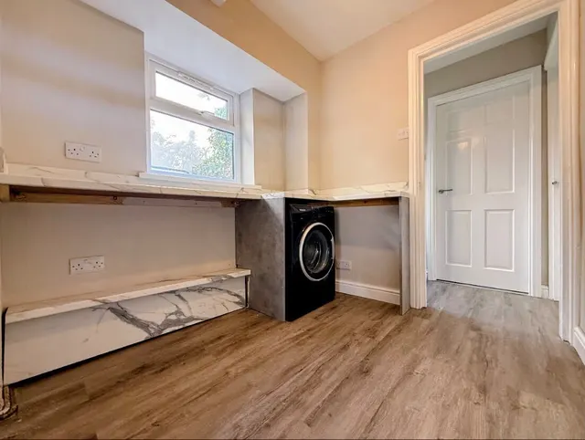 The Combs, Dewsbury, WF12, photo 1