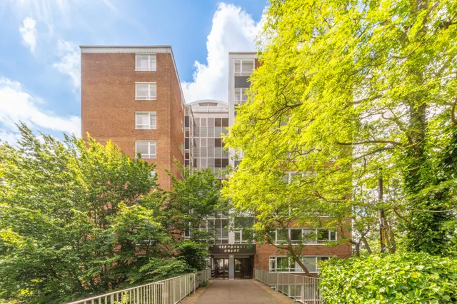 London, SE19, photo 1