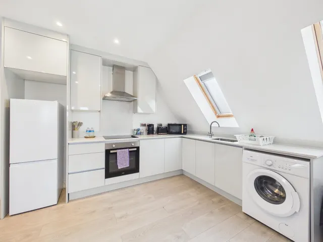 Desford Way, Ashford, TW15, photo 3