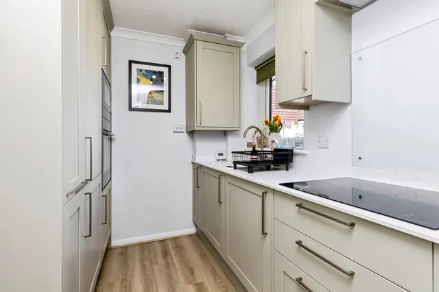 Gordon Road, Burgess Hill, RH15, photo 2