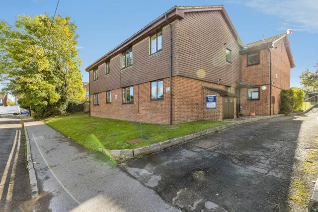 Gordon Road, Burgess Hill, RH15, photo 1