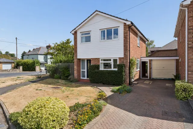 Woodlands Drive, Naphill, HP14, photo 1