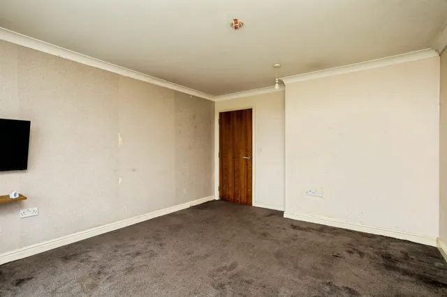 Photo 3 — Bedford Road, Horsham