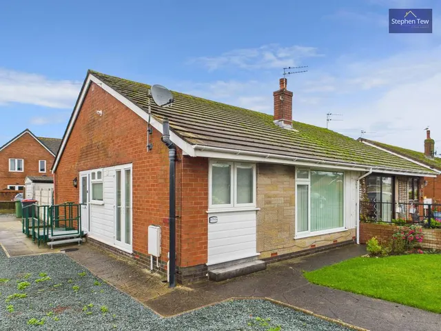 Pinewood Avenue, Preesall, FY6, photo 1