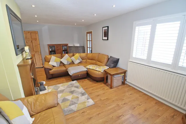 Mander Close, Toddington, photo 3