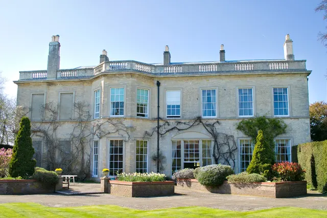 Bicester House, Kings End, photo 1