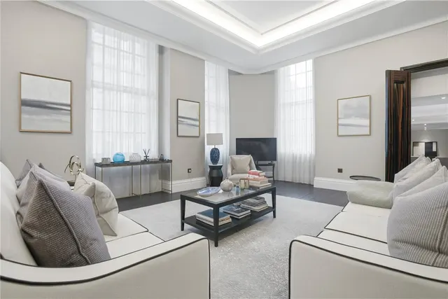 Whitehall Place, London, SW1A, photo 1