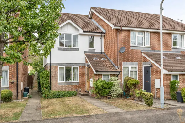 Clovelly Close, Pinner, HA5, photo 1