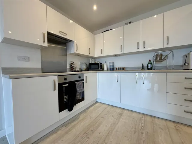 Harker Close, Gloucester, GL2, photo 2