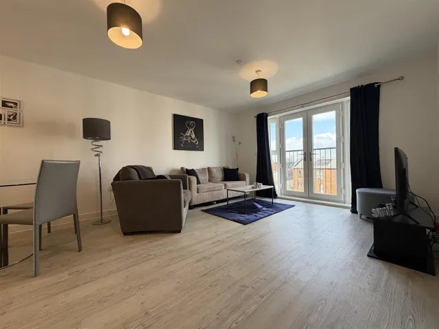 Harker Close, Gloucester, GL2, photo 3