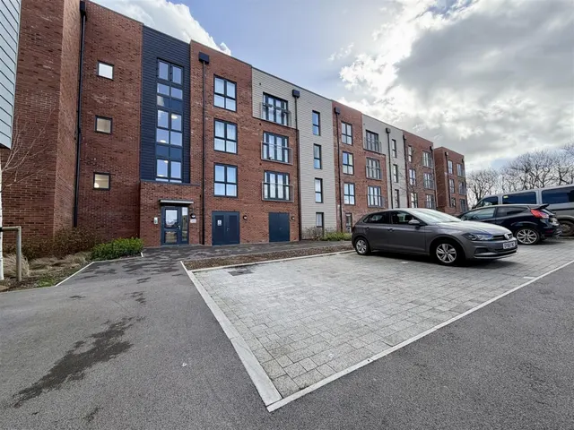 Harker Close, Gloucester, GL2, photo 1