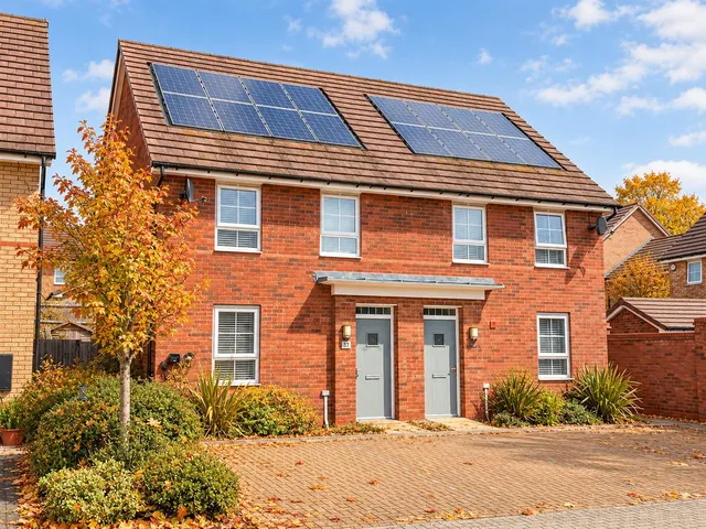Cornelius Crescent, Fairfields, photo 1