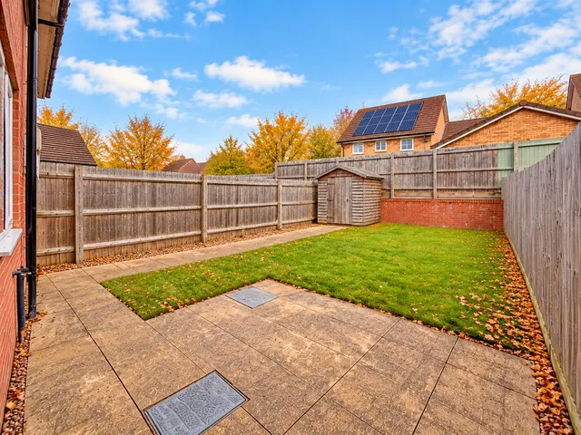 Cornelius Crescent, Fairfields, photo 2