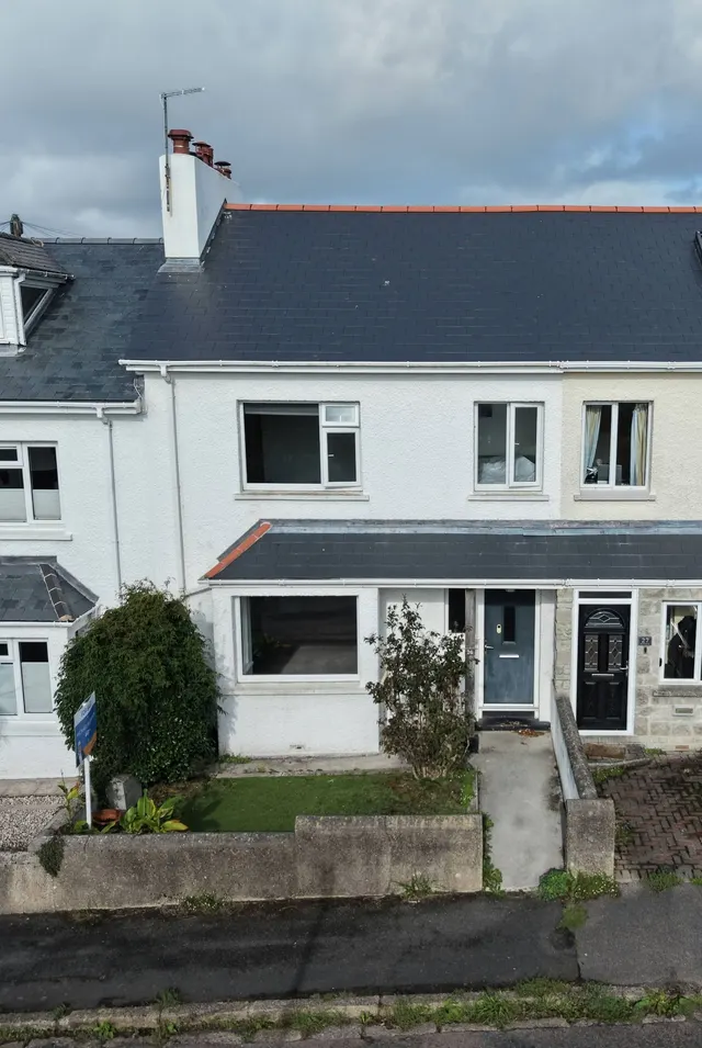 3 bedroom house — Treassowe Rd, Penzance
