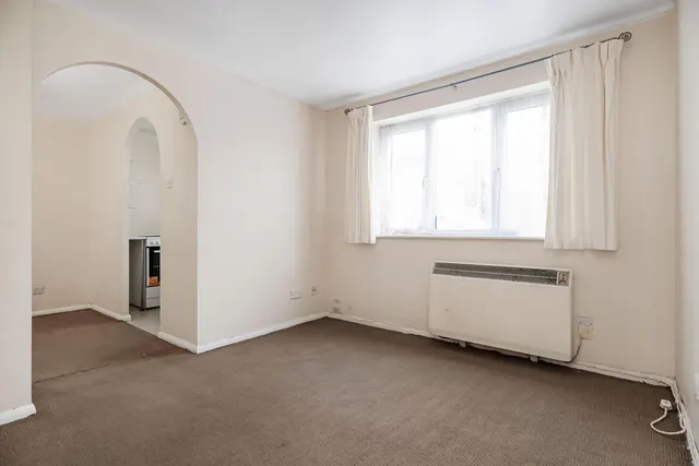 Waddington Close, Enfield, EN1, photo 3