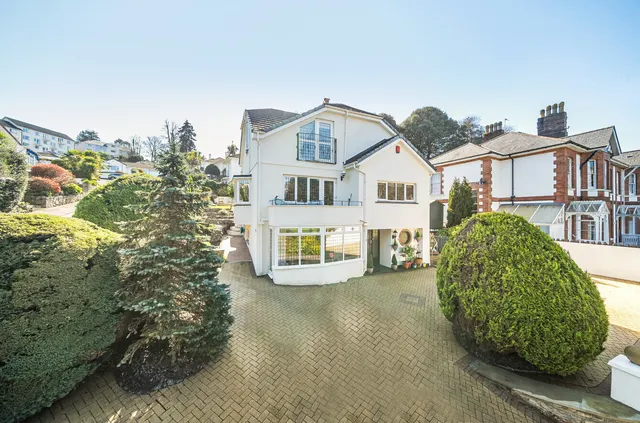 Torwood Close, Torquay, TQ1