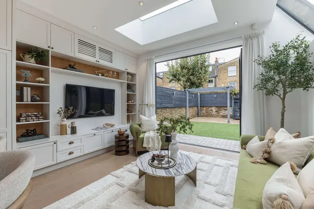Photo 3 — Peterborough Road, London, SW6 3BT
