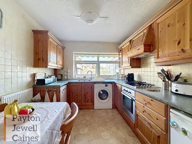 Kennedy Drive, Bridgend, CF35, photo 3