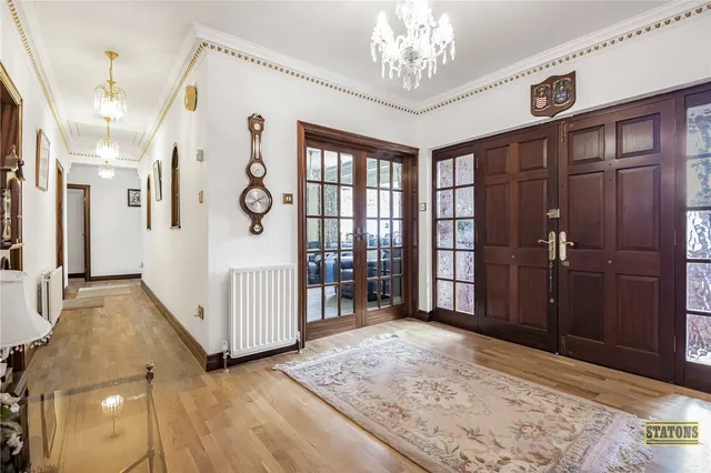 Photo 3 — Musgrave Close, Hadley Wood, EN4 0LX