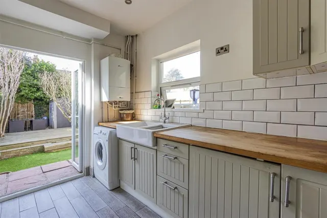 Monmouth Street, Cardiff, CF11, photo 2