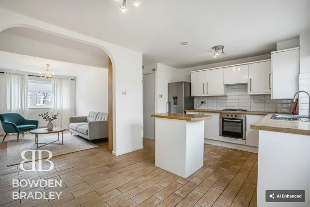 Photo 3 — Ashurst Drive, Barkingside, IG6