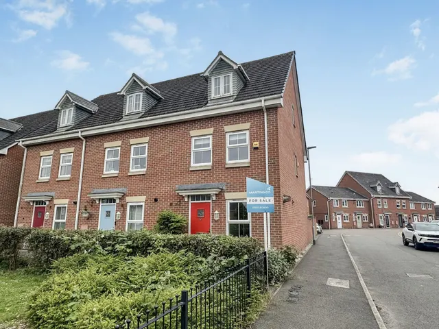 Coalville, Leicestershire, photo 1